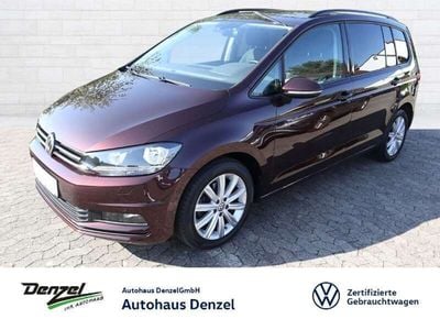 Gebraucht VW Touran Comfortline 150 PS (110 kW) 2019 Crimson red metallic Van / Kleinbus