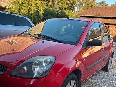 Rot Gebraucht 2006 Ford Fiesta Kleinwagen | 1.500 € (Fairer Preis)