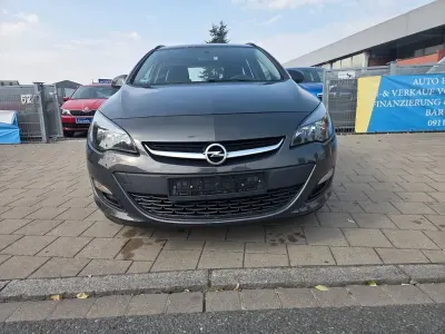 Gebraucht Opel Astra Selection 110 PS (80 kW) 2016 Grau Kombi