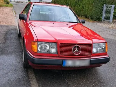 Gebraucht Mercedes 230 132 PS (97 kW) 1988 Rot Coupé