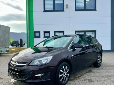 Gebraucht Opel Astra 110 PS (80 kW) 2014 Braun Kombi