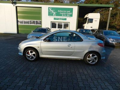 Grau Gebraucht 2003 Peugeot 206 CC Platinum Cabrio | 1.390 € (Fairer Preis)