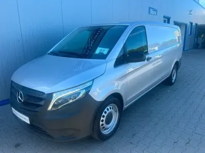Gebraucht Mercedes Vito 136 PS (100 kW) 2020 9744 lackfarbe brillantsilber Van