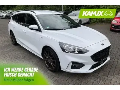 Gebraucht Ford Focus ST-Line 125 PS (91 kW) 2021 Weiß Kombi