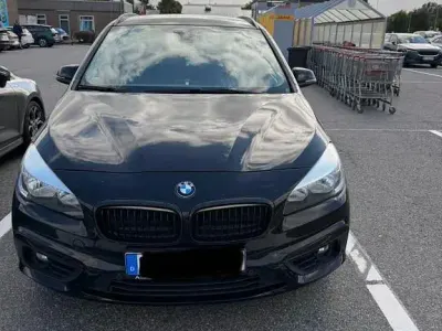 Gebraucht BMW 214 Active Tourer 95 PS (69 kW) 2016 Schwarz Van / Kleinbus