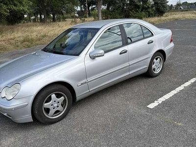 Mercedes C200