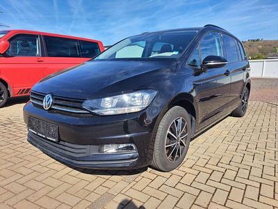 Gebraucht VW Touran Trendline 110 PS (80 kW) 2016 Deep black perleffekt Van / Kleinbus