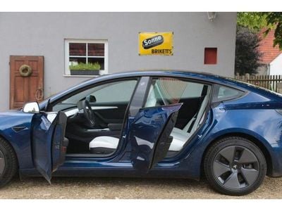 Gebraucht Tesla Model 3 208 kW (283 PS) 2022 Deepbluemet. (metallic) Limousine