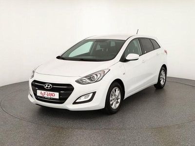 Weiß Gebraucht 2017 Hyundai i30 Classic Kombi | 12.490 € (Teuer)
