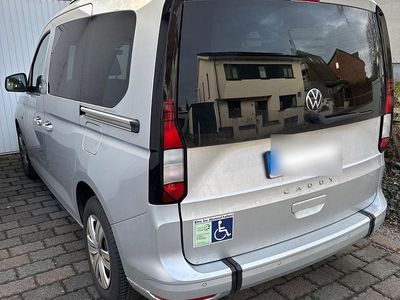 Gebraucht VW Caddy 122 PS (89 kW) 2024 Silber Van / Kleinbus