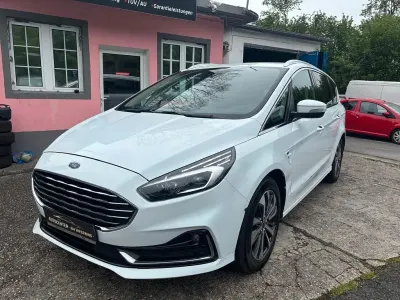 Gebraucht Ford S-MAX Titanium 190 PS (139 kW) 2022 Frostweiß Van / Kleinbus