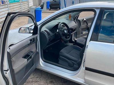 Grau Gebraucht 2002 VW Polo Kleinwagen | 2.300 € (Teuer)