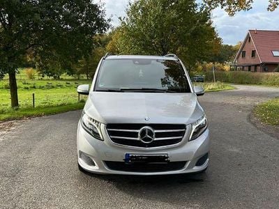 Gebraucht Mercedes V250 Avantgarde Edition 190 PS (139 kW) 2014 Silber Van / Kleinbus