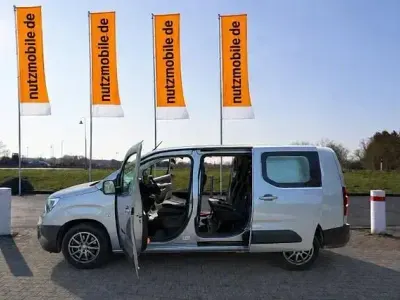 Używany Opel Combo 131 KM (96 kW) 2021 Szary Minivan