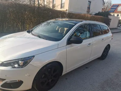 Gebraucht Peugeot 308 131 PS (96 kW) 2014 Weiß Limousine
