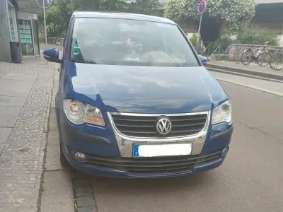 Gebraucht VW Touran 140 PS (102 kW) 2010 Blau Van / Kleinbus