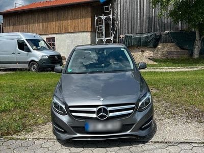 Mercedes B200