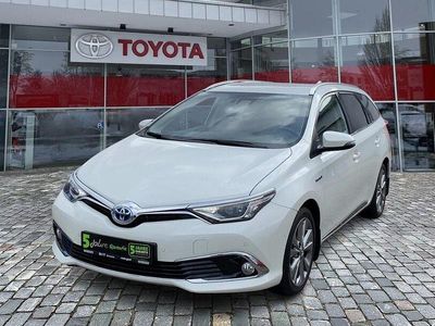 Gebraucht Toyota Auris Hybrid Comfort 136 PS (100 kW) 2016 White pearl cs Kombi