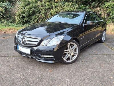 Schwarz Gebraucht 2011 Mercedes E500 AMG Coupé | 20.990 €