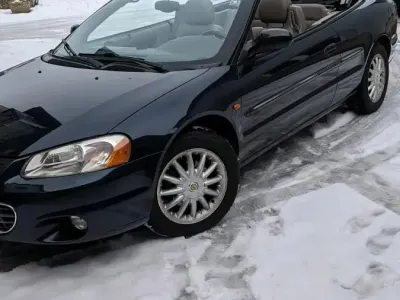 Usado Chrysler Sebring Cabriolet 200 CV (147 kW) 2002 Negro Descapotable