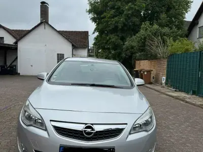 Gebraucht Opel Astra Innovation 116 PS (85 kW) 2010 Silber Limousine