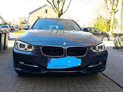 Gebraucht BMW 318 145 PS (106 kW) 2014 Silber Kombi