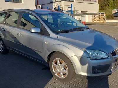 Gebraucht Ford Focus Ghia 116 PS (85 kW) 2005 Blau Kombi