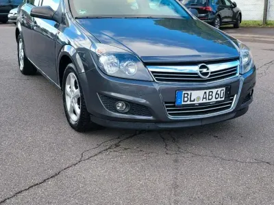 Gebraucht Opel Astra 115 PS (84 kW) 2007 Grau Kleinwagen