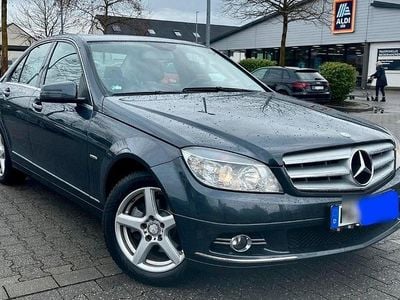 Grau Gebraucht 2009 Mercedes C200 Limousine | 8.450 € (Etwas zu teuer)