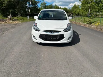 Gebraucht Hyundai ix20 90 PS (66 kW) 2013 Weiß Kleinwagen