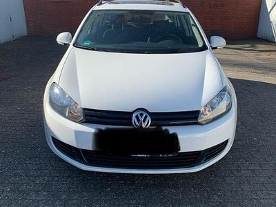 Gebraucht VW Golf VI 105 PS (77 kW) 2011 Weiß Kleinwagen