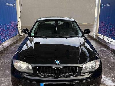 Gebraucht BMW 118 170 PS (125 kW) 2011 Schwarz Kleinwagen