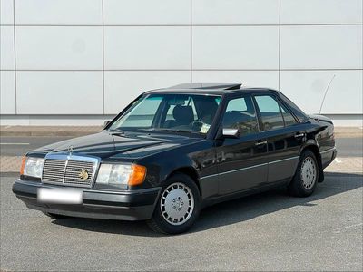 Usata Mercedes E230 136 CV (100 kW) 1990 Marrone Berlina