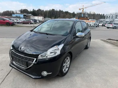 Gebraucht Peugeot 208 Style 82 PS (60 kW) 2015 Schwarz Kleinwagen