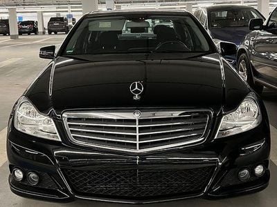 Gebraucht Mercedes C180 Elegance 156 PS (114 kW) 2011 Schwarz Limousine