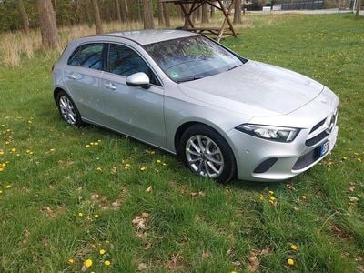 Second-hand Mercedes A200 Advanced 163 CP (119 kW) 2022 Argintiu Berlinǎ