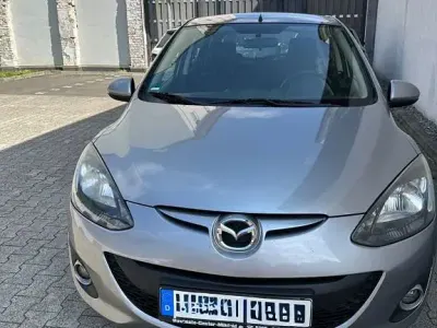 Gebraucht Mazda 2 Edition 75 PS (55 kW) 2010 Silber Kleinwagen
