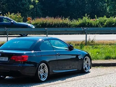 Gebraucht BMW 330 Cabriolet Sport Line 272 PS (200 kW) 2012 Schwarz Cabrio