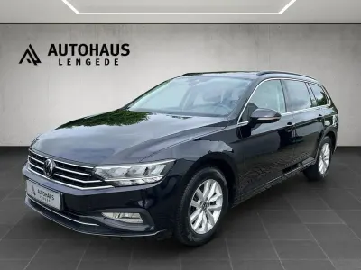 Gebraucht VW Passat 150 PS (110 kW) 2023 Schwarz Kombi