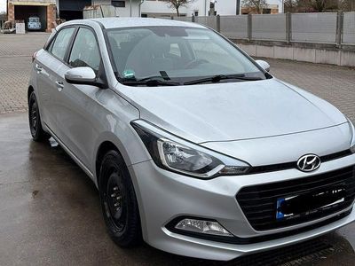 Gebraucht Hyundai i20 Active 101 PS (74 kW) 2018 Silber Limousine