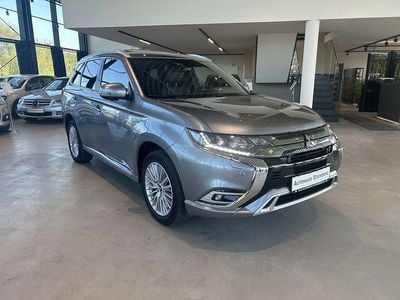 Second-hand Mitsubishi Outlander P-HEV 135 CP (99 kW) 2019 Gri SUV