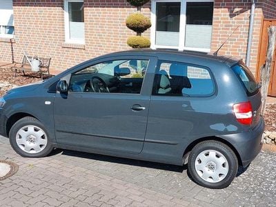 Gebraucht VW Fox 54 PS (39 kW) 2009 Grau Kleinwagen