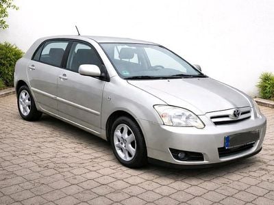 Usata Toyota Corolla 96 CV (70 kW) 2006 Argento Berlina