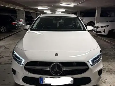 Używany Mercedes A220 190 KM (139 kW) 2019 Biały Hatchback
