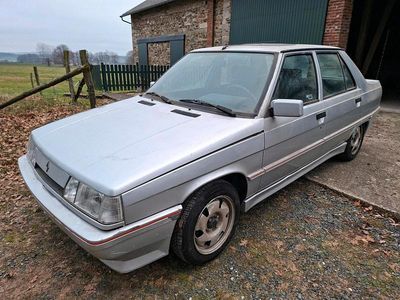 Silber Gebraucht 1987 Renault R9 Limousine | 7.500 €