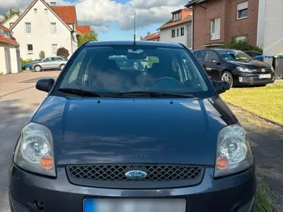 Gebraucht Ford Fiesta 90 PS (66 kW) 2007 Grau Kleinwagen
