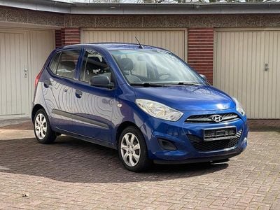 Gebraucht Hyundai i10 Edition 69 PS (50 kW) 2013 Blau Kleinwagen