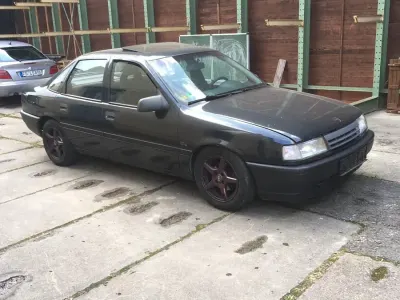 Gebraucht Opel Vectra 90 PS (66 kW) 1992 Schwarz Limousine