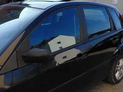 Używany Ford Fiesta Futura 80 KM (58 kW) 2004 Hatchback