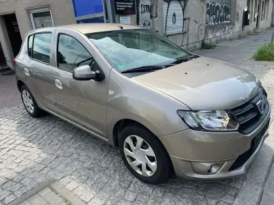 Gebraucht Dacia Sandero Lauréate 75 PS (55 kW) 2014 Beige Limousine